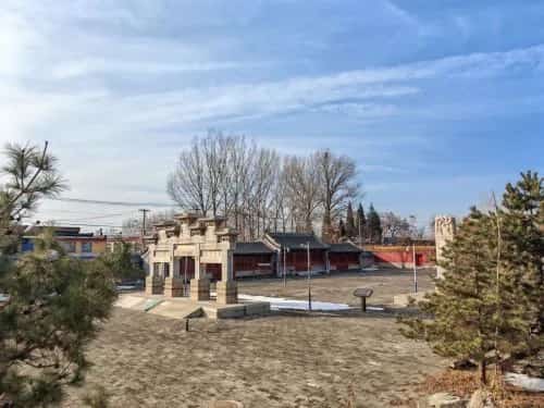 恭勤夫人谢氏墓