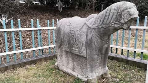 华察墓前神道石马