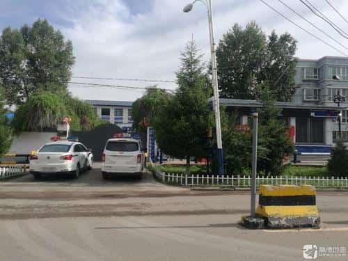 小洪纳海石人墓