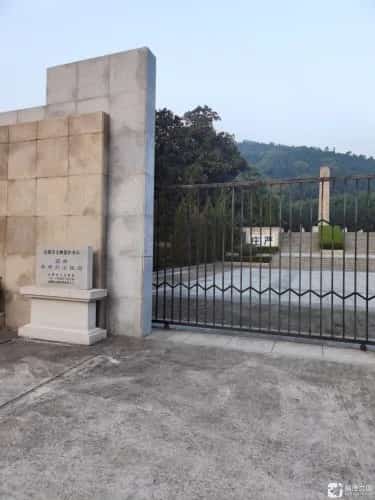 周水平烈士墓
