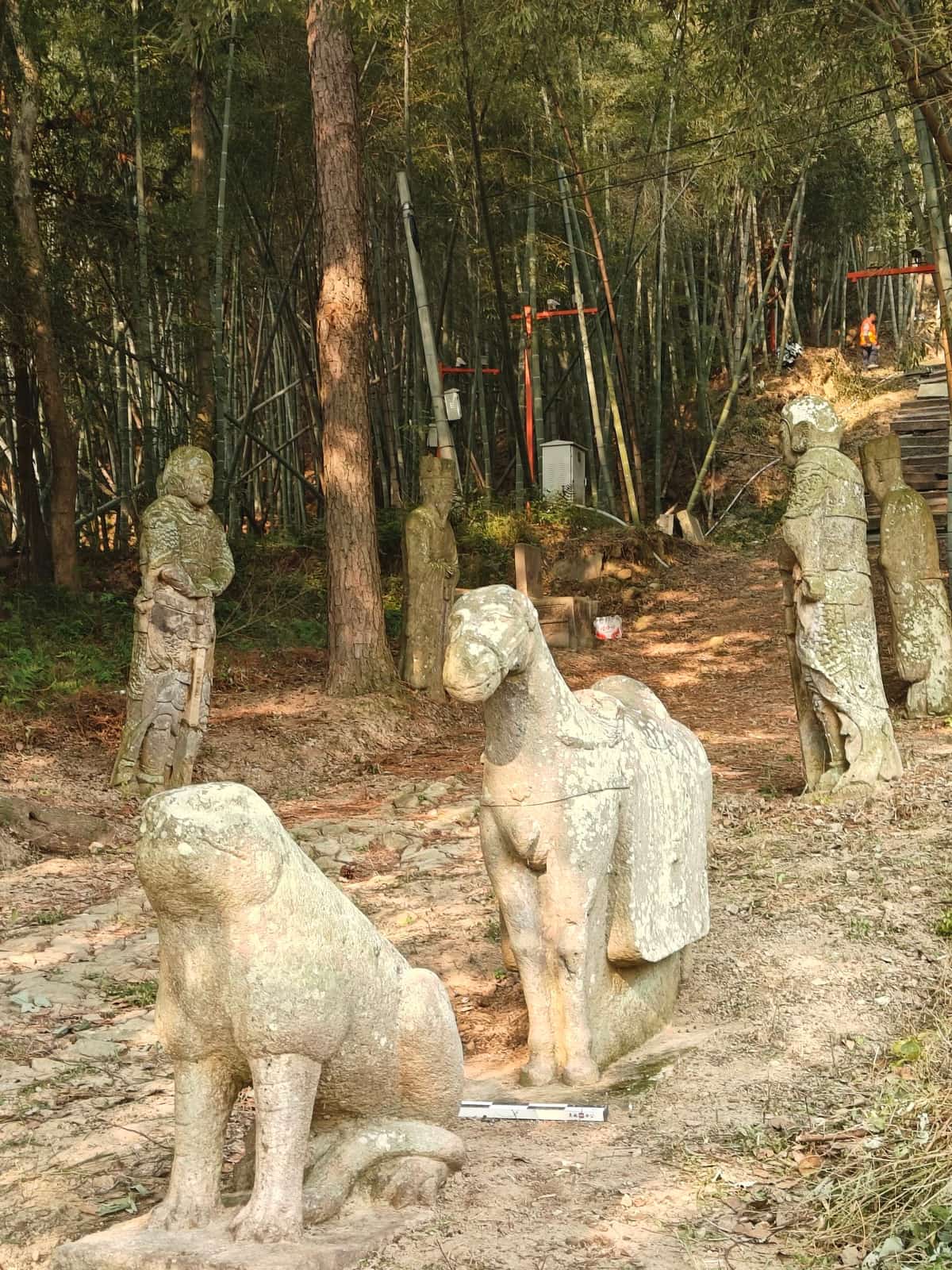 吴乾养墓道石刻