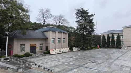 宜昌革命烈士公墓及解放宜昌纪念碑