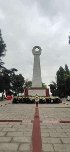 王梦易墓表与王天杰烈士祠碑