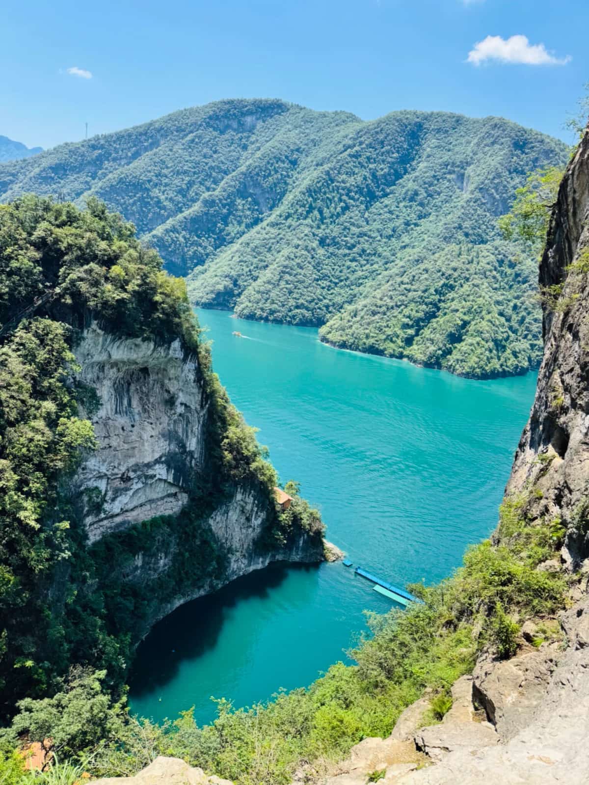 长阳人遗址（1-**）2013年升级为第七批国保7-335