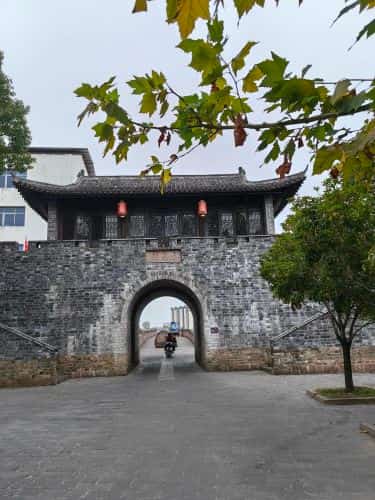 恩江古城址（6-1-030，含明代古城墙、东城门、明县丞遗址、尚书府遗址）