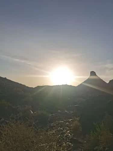 马鬃山石板墓群